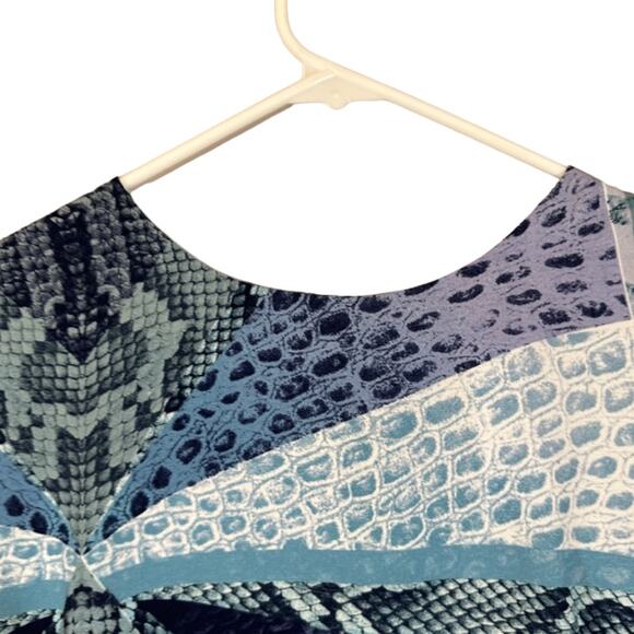 Olivaceous Blue Mystic Python Print Short Sleeve Shift Dress Women Sz M - Picture 6 of 10